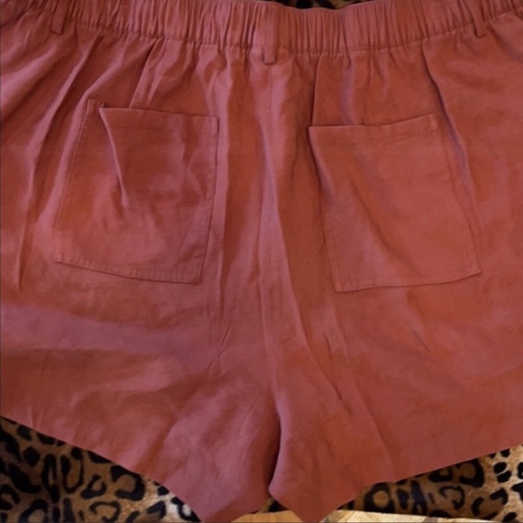 💜 5 for $25 or 3 for $28 Ava & Viv rust red shorts - Picture 4 of 8